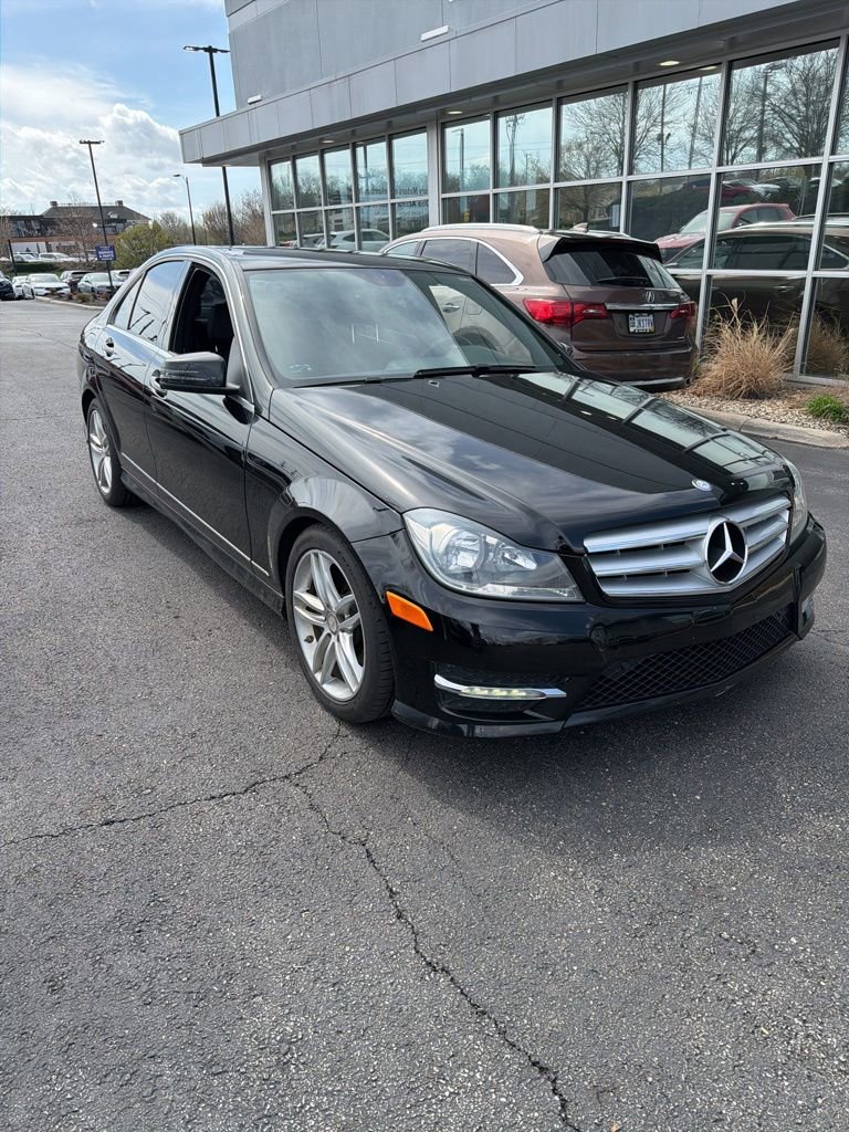 Used 2013 Mercedes-Benz C 300 4MATIC Sedan image 2