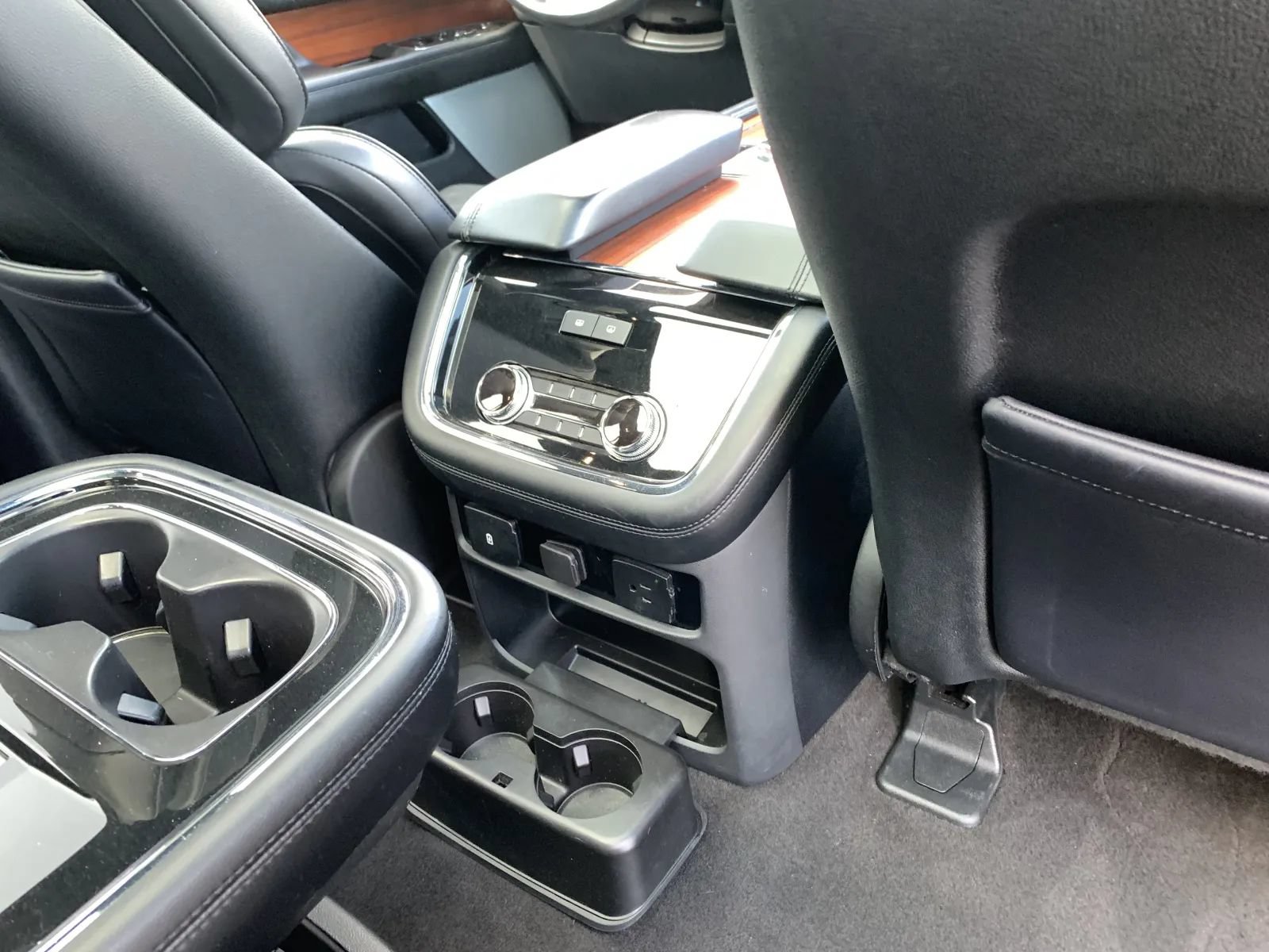 Used 2018 Lincoln Navigator L Reserve w/ Technology Package AWD/4WD image 27
