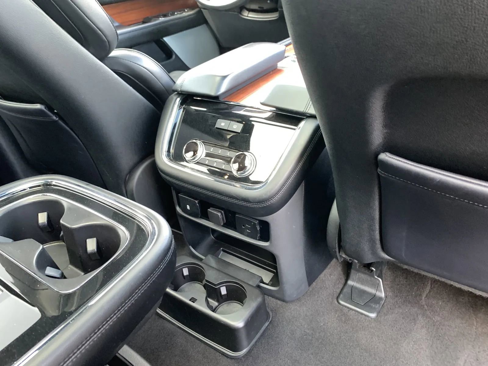 Used 2018 Lincoln Navigator L Reserve w/ Technology Package image 27