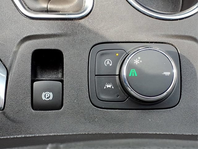 Used 2023 Chevrolet Traverse LT FWD image 21