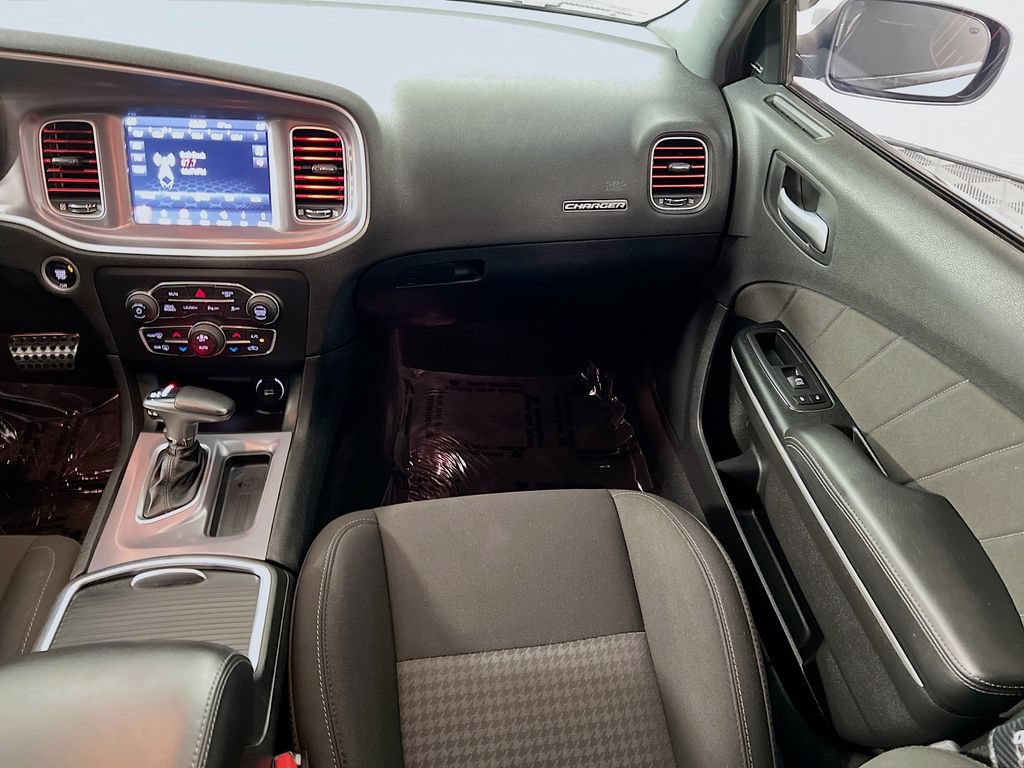Used 2019 Dodge Charger Scat Pack w/ Dynamics Package RWD image 24