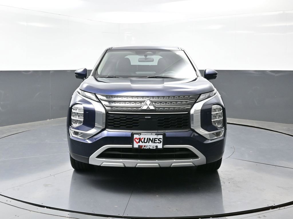 Used 2024 Mitsubishi Outlander AWD image 7