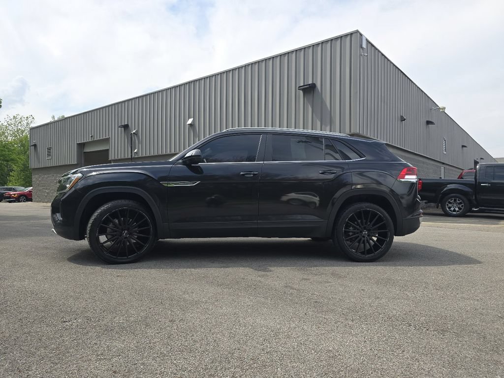 Used 2024 Volkswagen Atlas Cross Sport SE FWD image 11