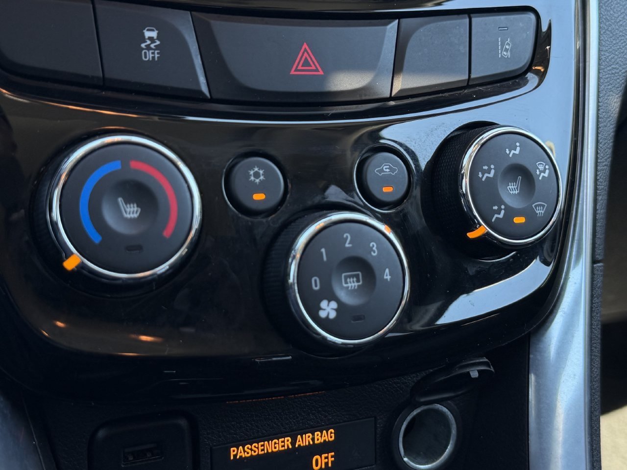 Used 2020 Chevrolet Trax Premier w/ LPO, Protection Package FWD image 19