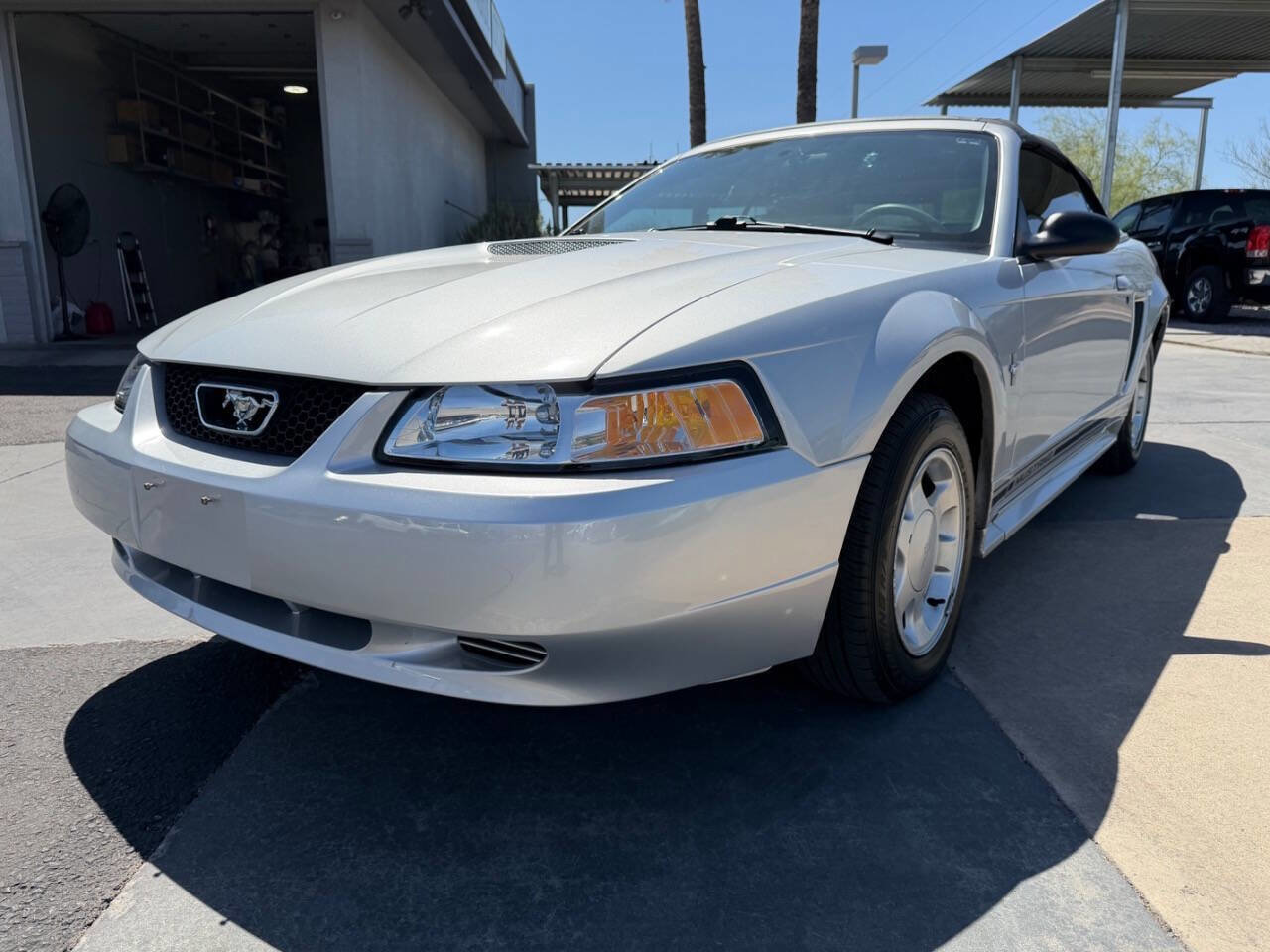Used 2000 Ford Mustang Convertible RWD image 6
