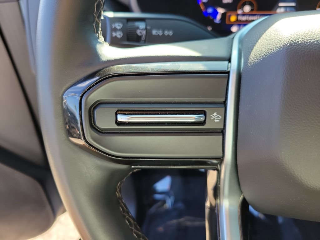 Used 2025 Chevrolet Colorado W/T w/ WT Convenience Package II RWD image 18