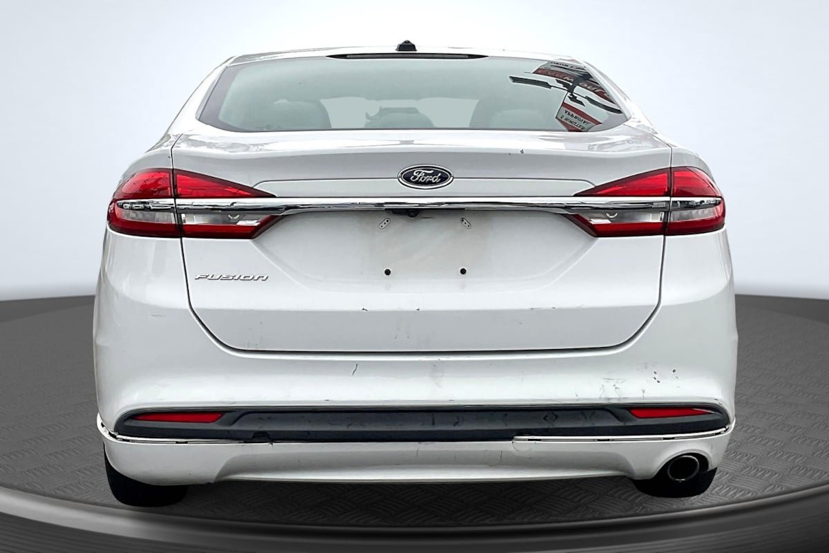 Used 2017 Ford Fusion S FWD image 4