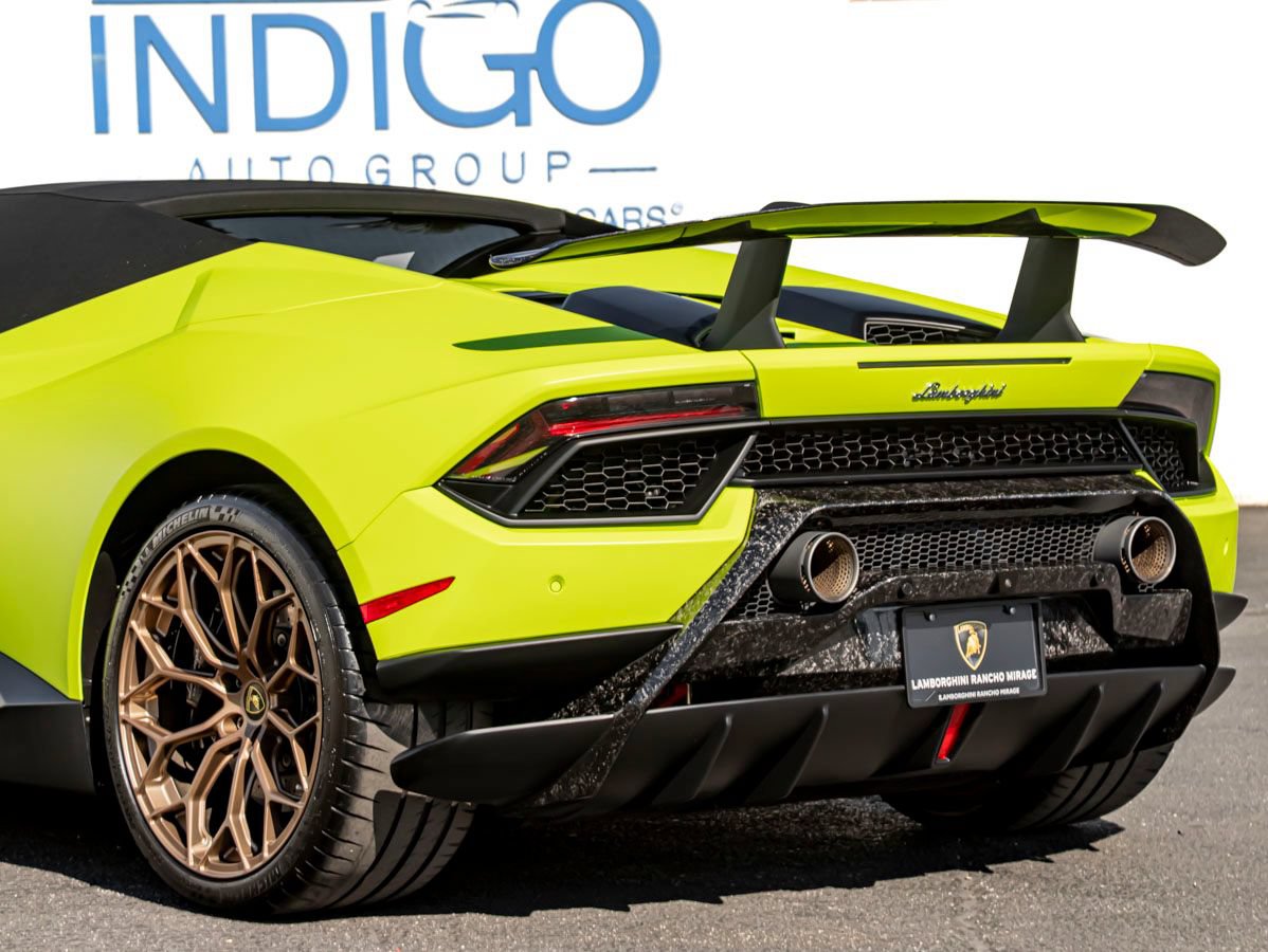 Used 2019 Lamborghini Huracan Performante AWD/4WD image 12
