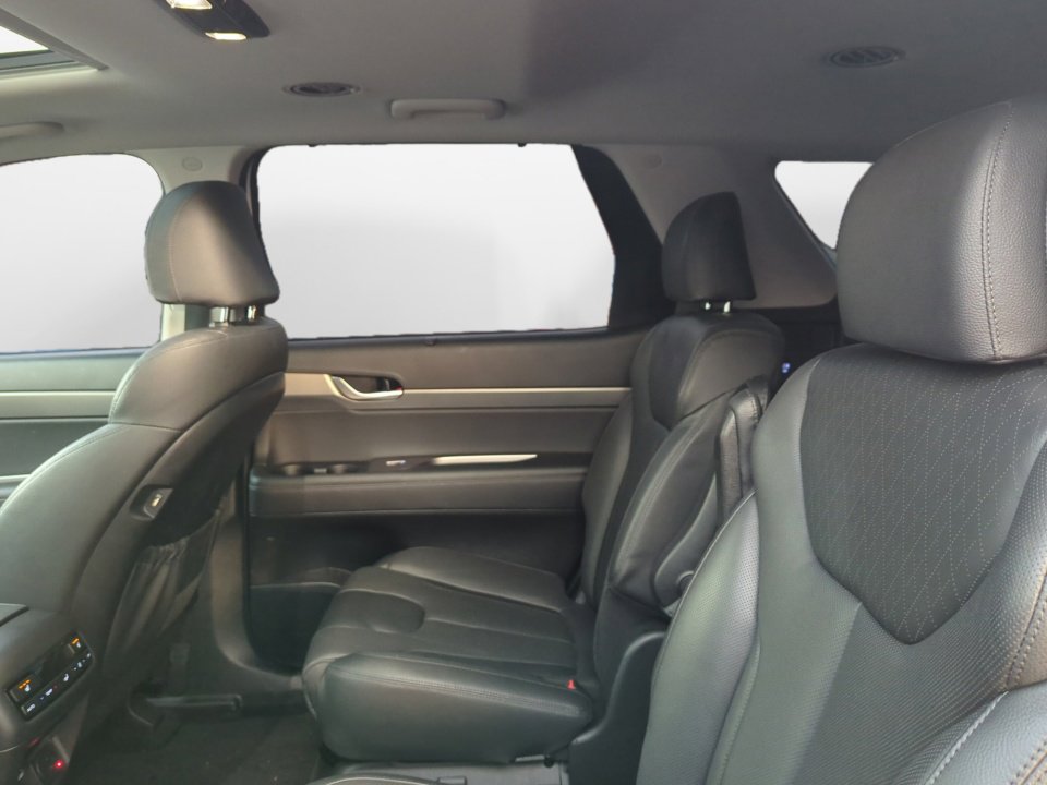 Used 2021 Hyundai Palisade SEL w/ Premium Package image 16