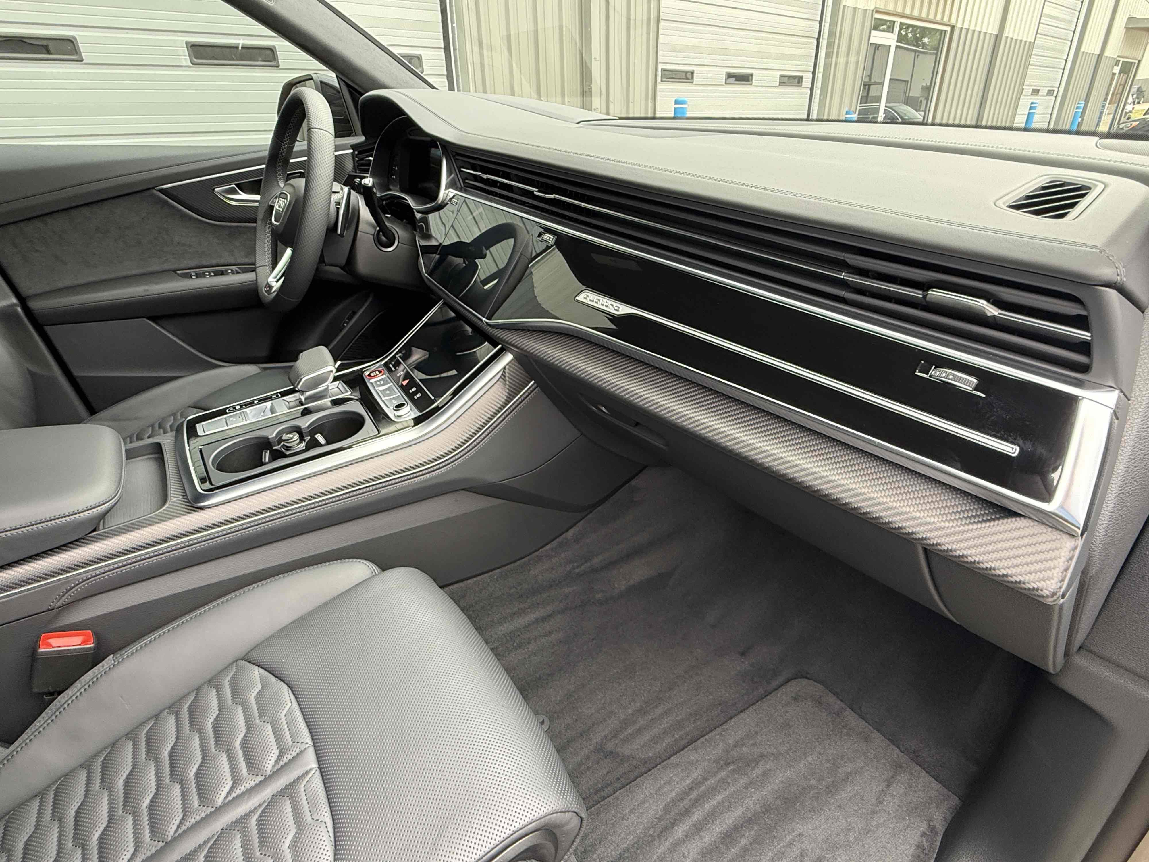 Used 2025 Audi RS Q8 performance image 10