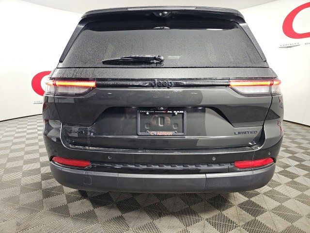 Certified 2024 Jeep Grand Cherokee Limited w/ Luxury Tech Group II image 6