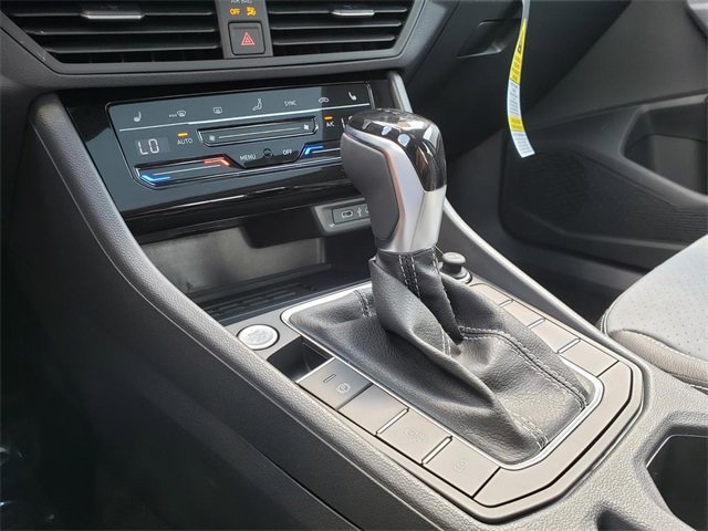 New 2025 Volkswagen Jetta SE w/ Sunroof Package image 11