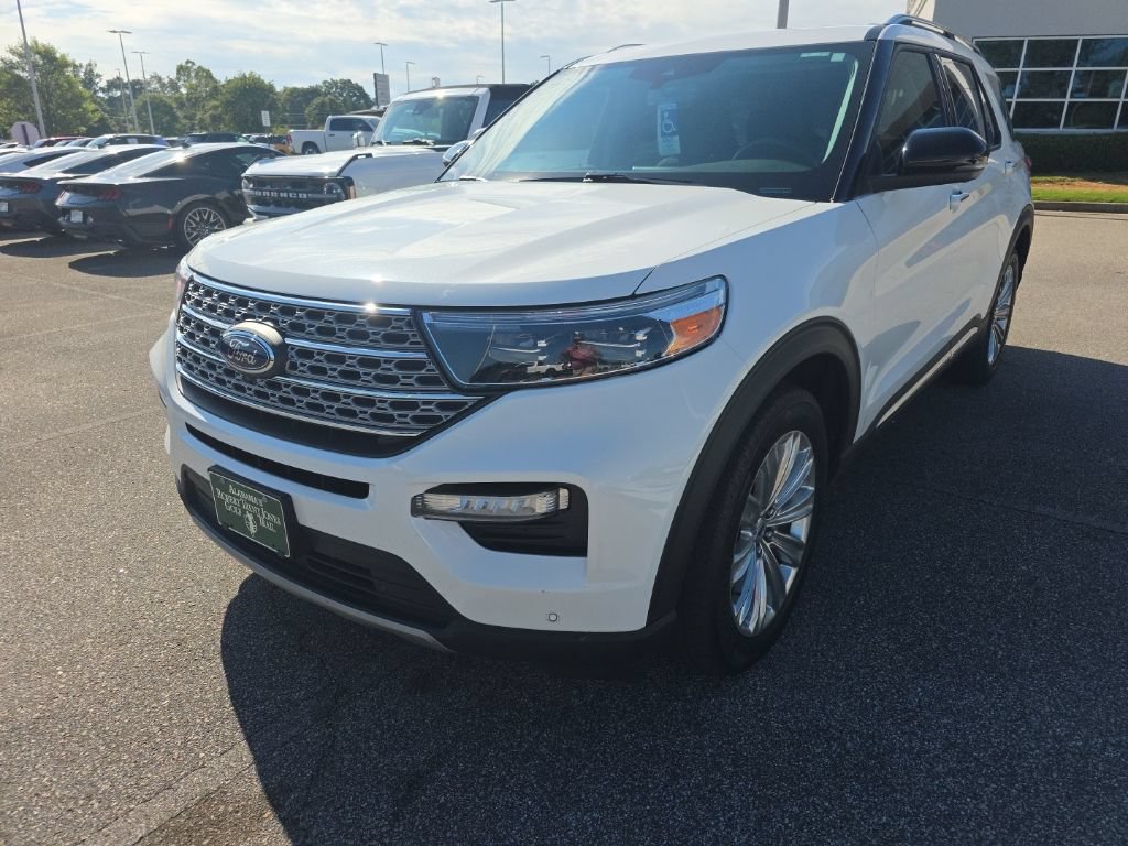 Used 2023 Ford Explorer Limited w/ Equipment Group 301A RWD image 4