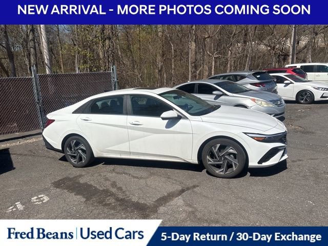 Used 2025 Hyundai Elantra SEL image 4