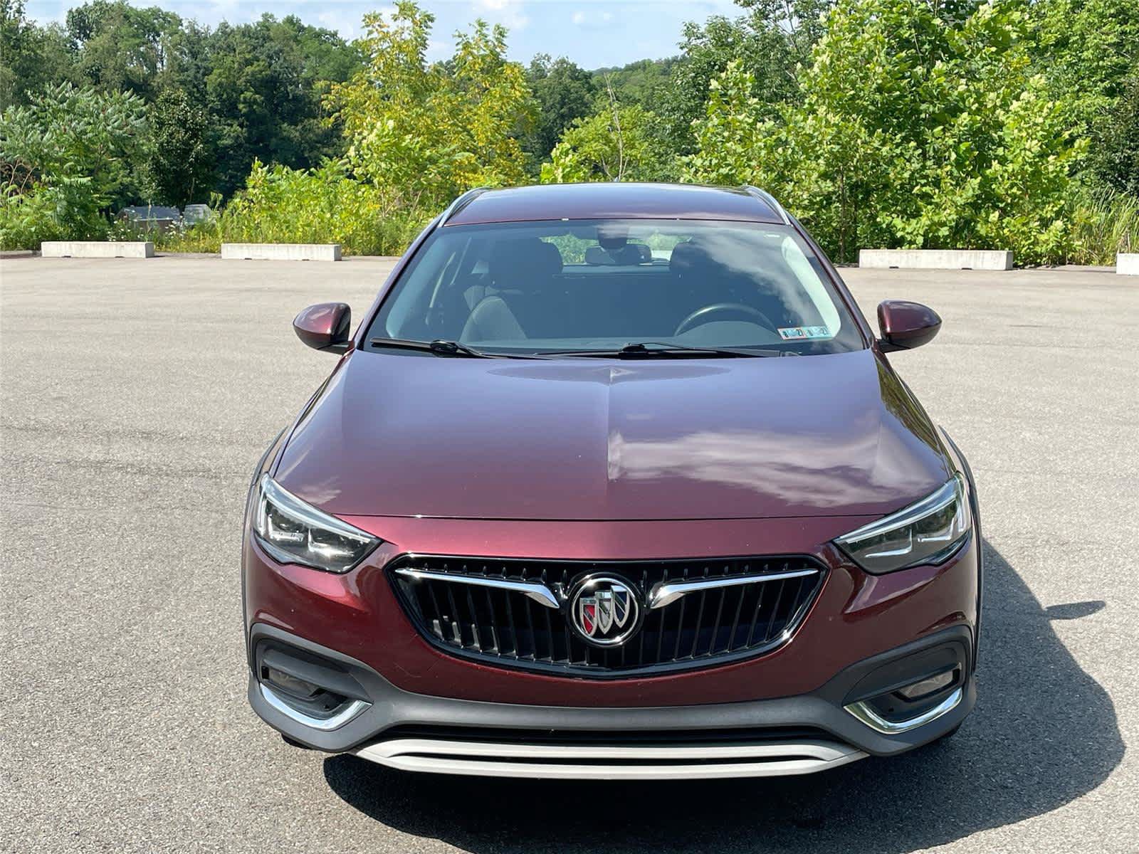 Used 2018 Buick Regal Preferred w/ Sights and Sounds Package AWD/4WD image 8