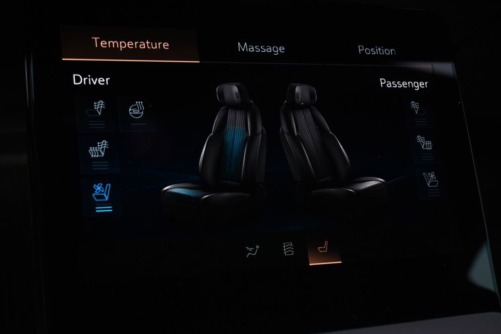 New 2026 Cadillac Vistiq Premium Luxury w/ LPO, Floor Liner Package image 30