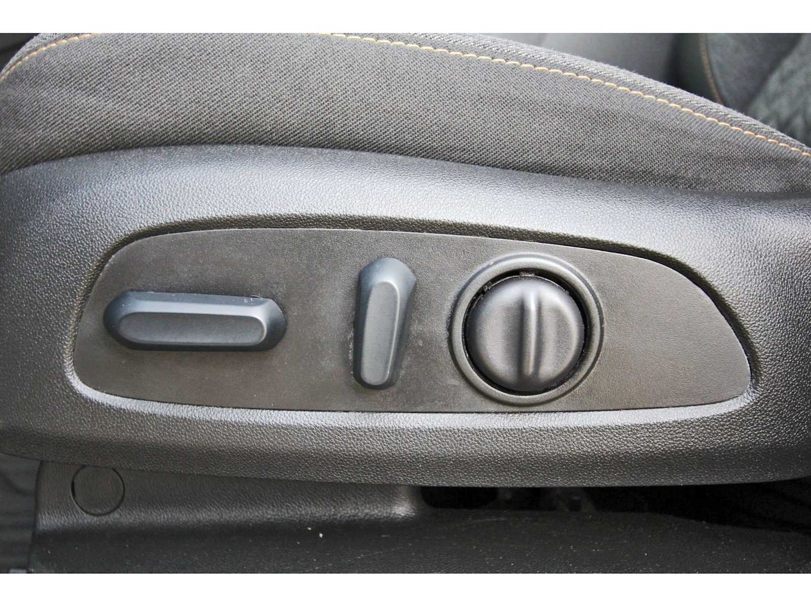 Used 2024 Chevrolet Equinox LT FWD image 25