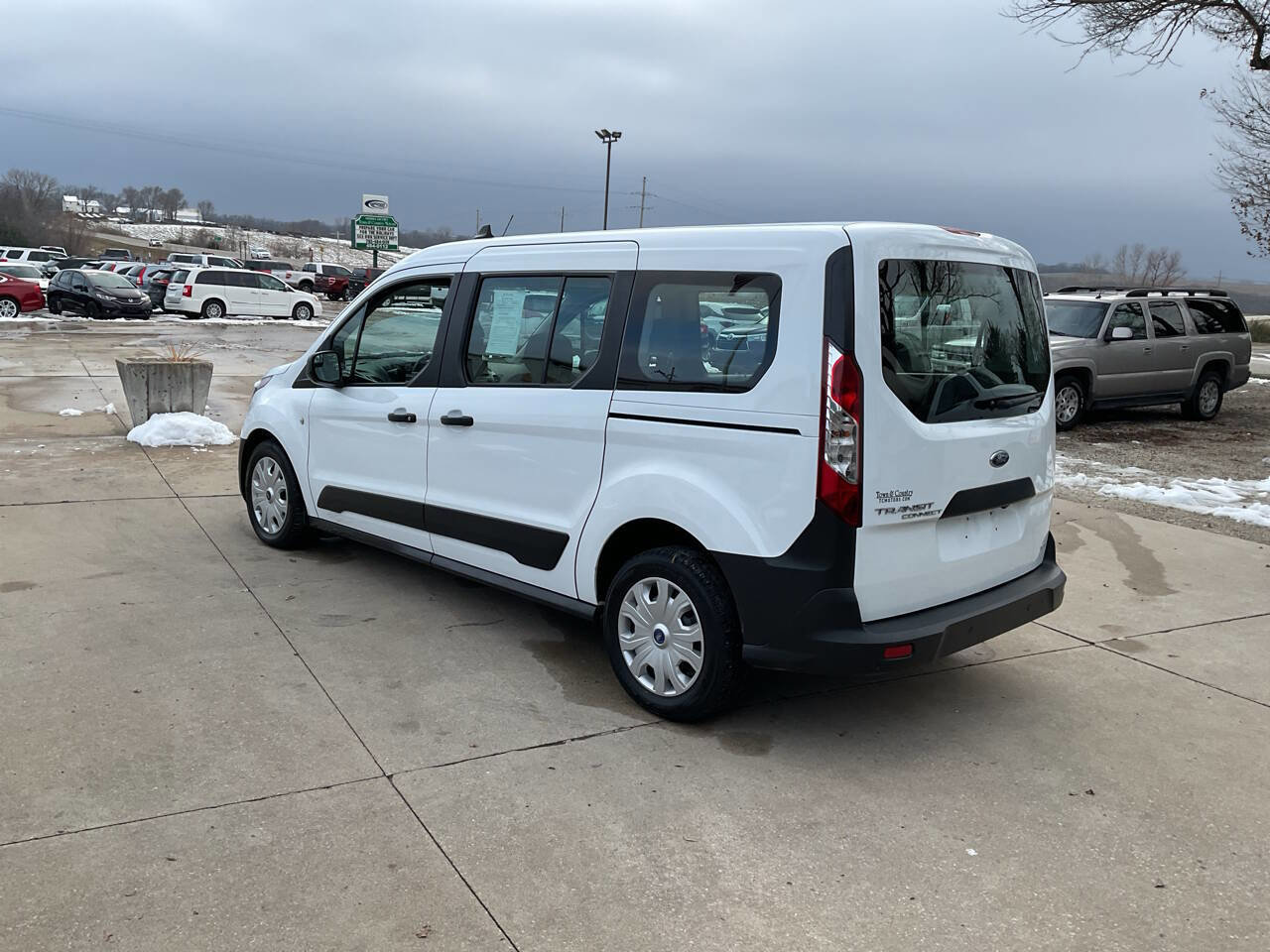 Used 2021 Ford Transit Connect XL image 7