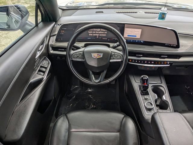 Used 2024 Cadillac XT4 Premium Luxury image 16