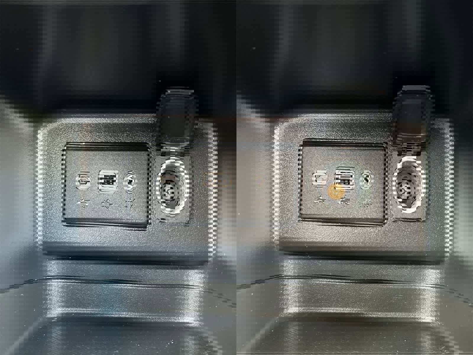 Used 2019 Chevrolet Equinox LT w/ Driver Convenience Package image 30