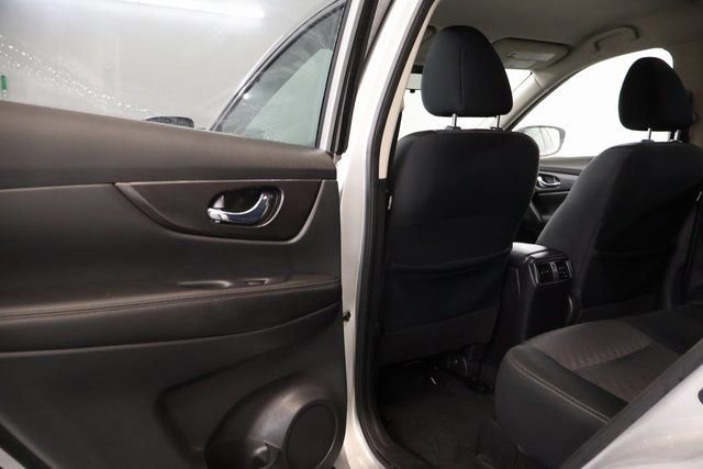 Used 2020 Nissan Rogue SV image 27