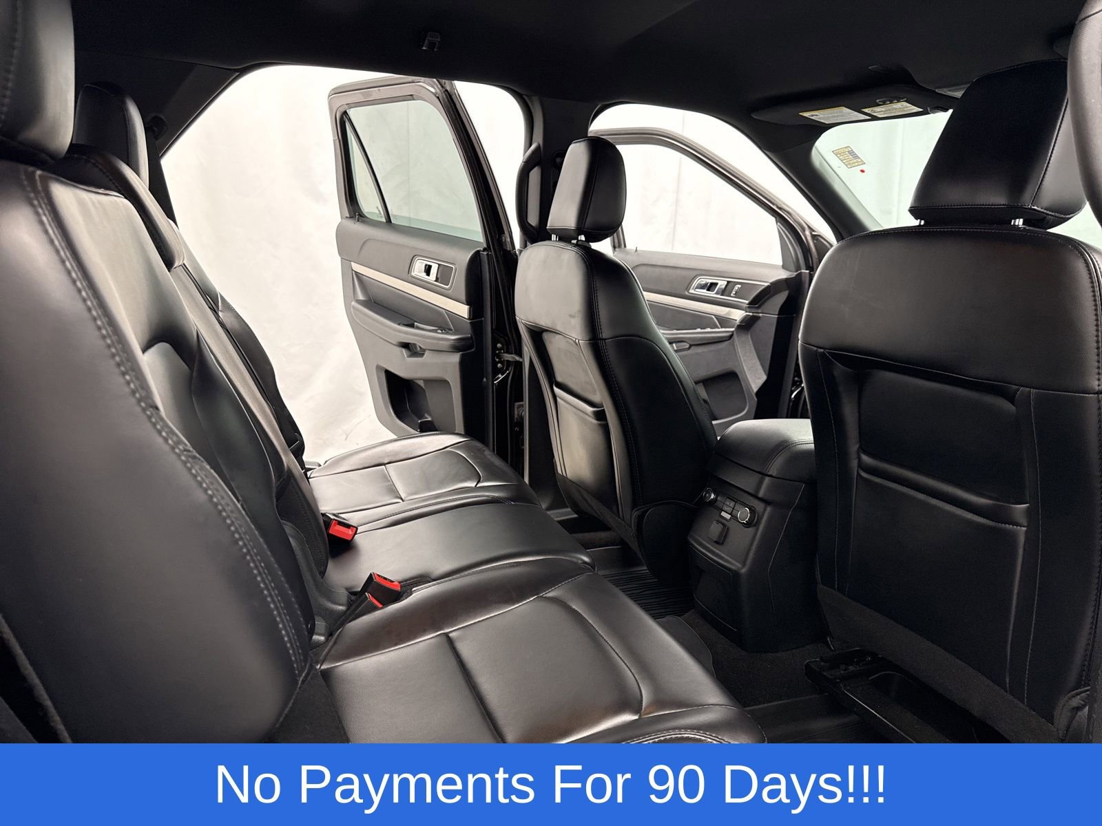 Used 2019 Ford Explorer XLT w/ Equipment Group 202A AWD/4WD image 29