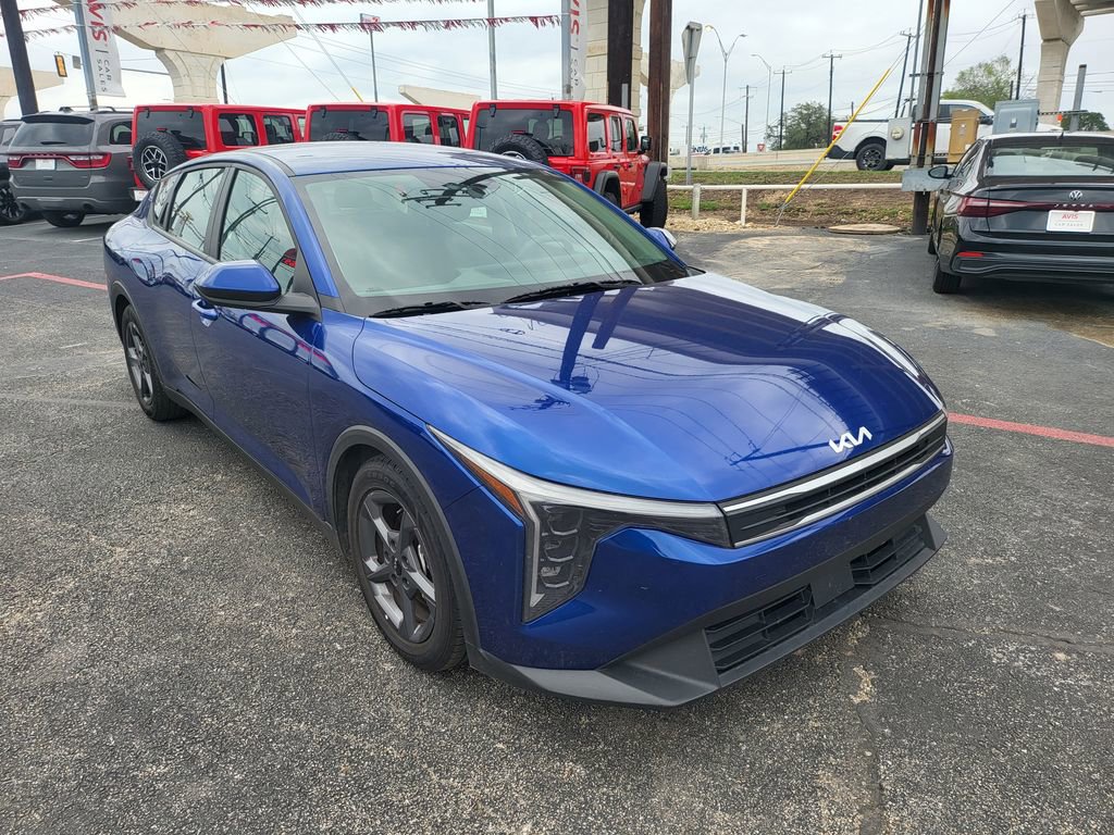 Used 2025 Kia K4 LXS FWD image 3