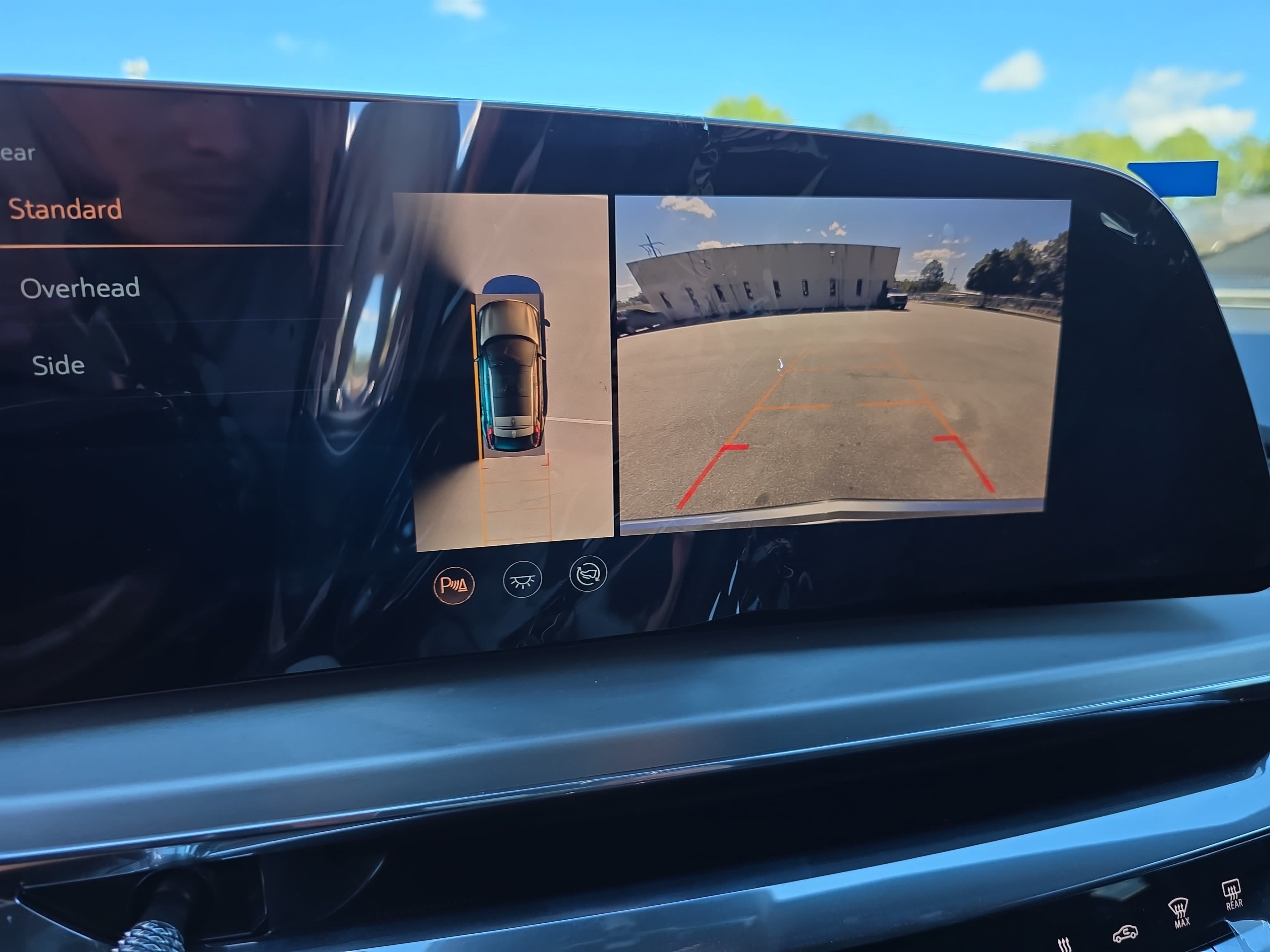 Used 2023 Cadillac Lyriq 2WD image 24