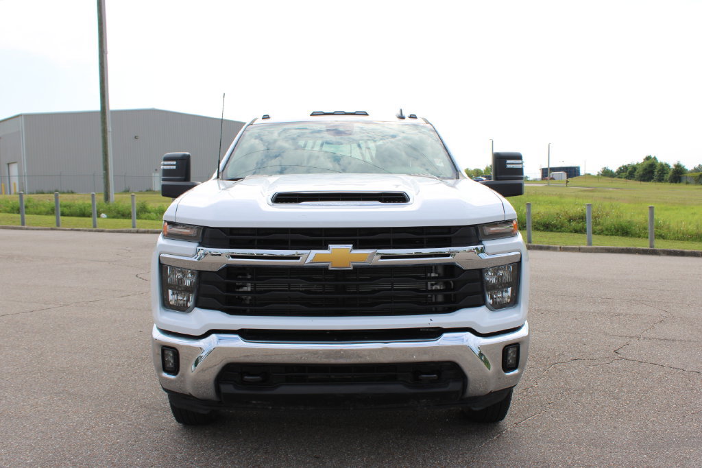 Used 2025 Chevrolet Silverado 3500 LT w/ Convenience Package AWD/4WD image 4