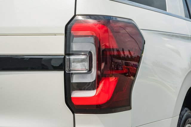 Used 2024 Ford Expedition Limited AWD/4WD image 8