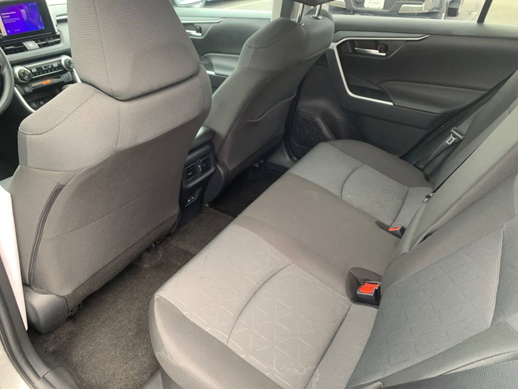 Used 2025 Toyota RAV4 XLE image 15