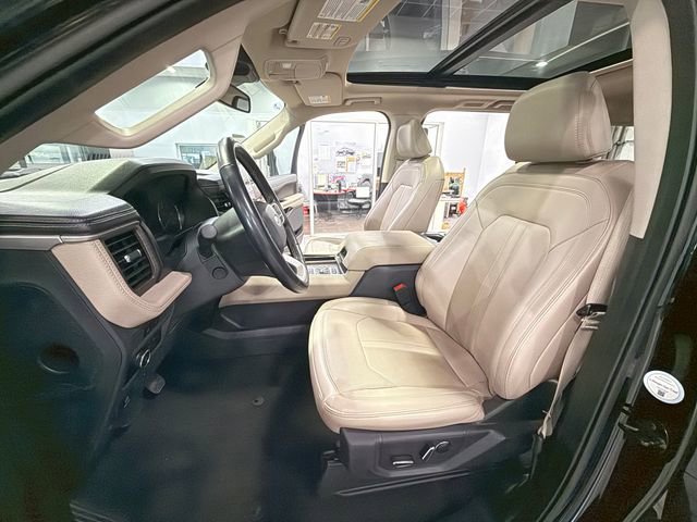 Used 2024 Ford Expedition Max Limited image 10