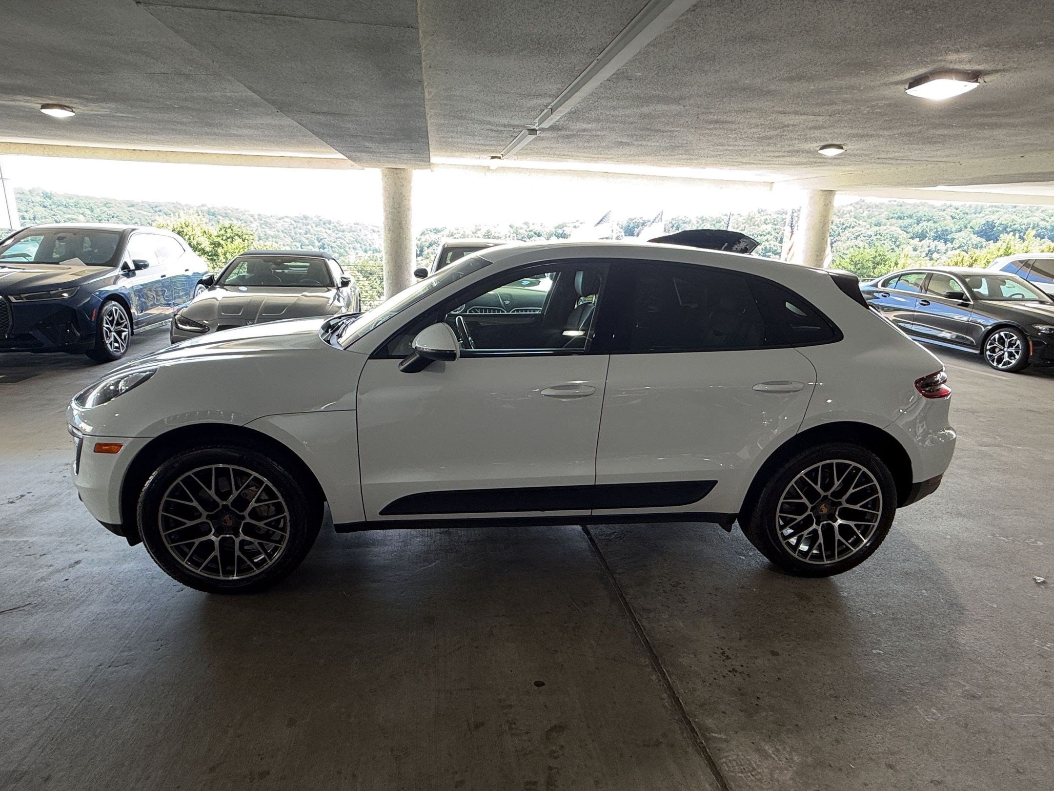 Used 2017 Porsche Macan S AWD/4WD image 2