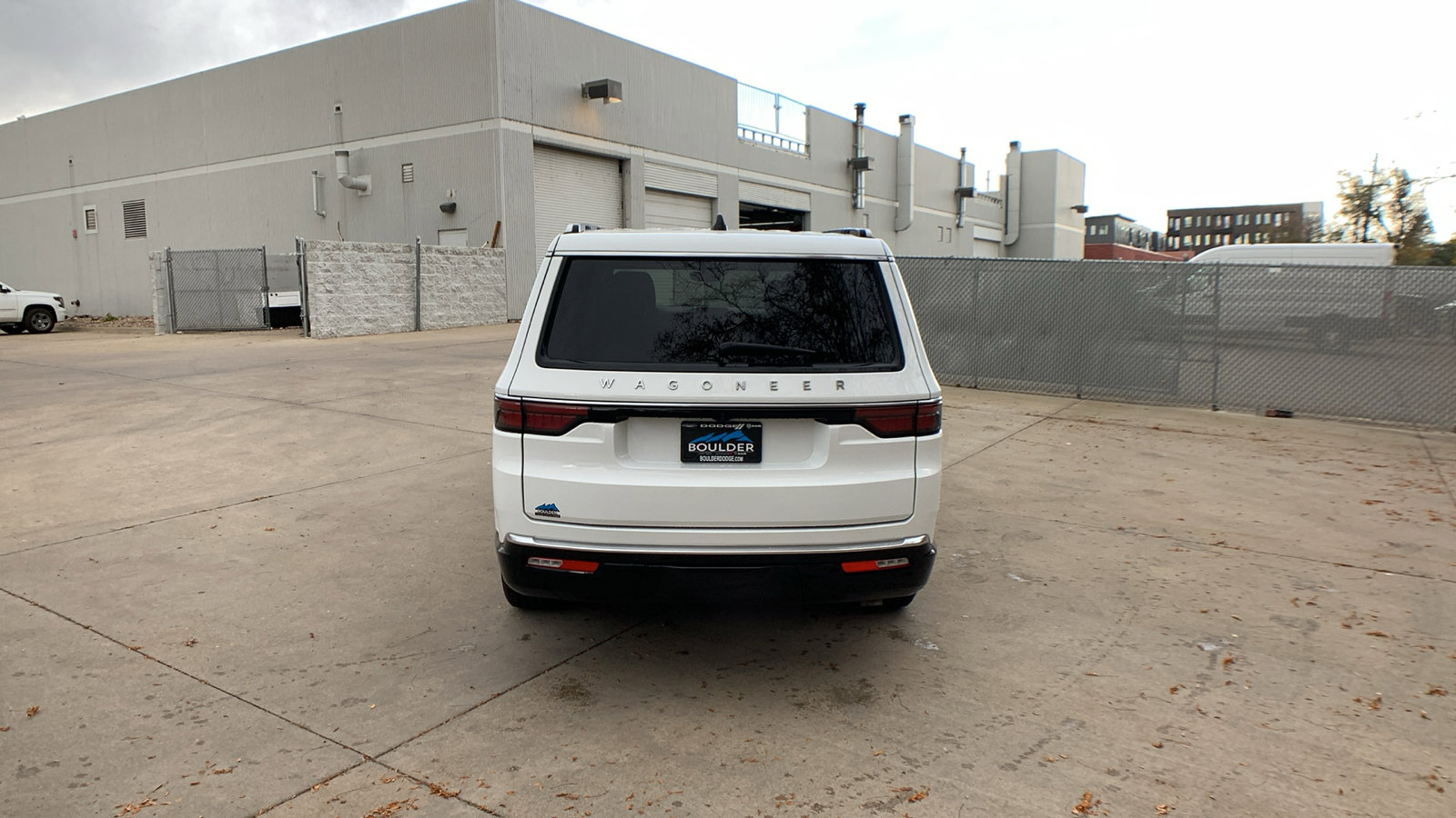 Used 2025 Jeep Wagoneer 4WD image 4
