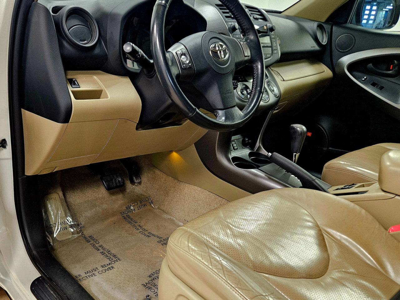 Used 2011 Toyota RAV4 Limited image 10