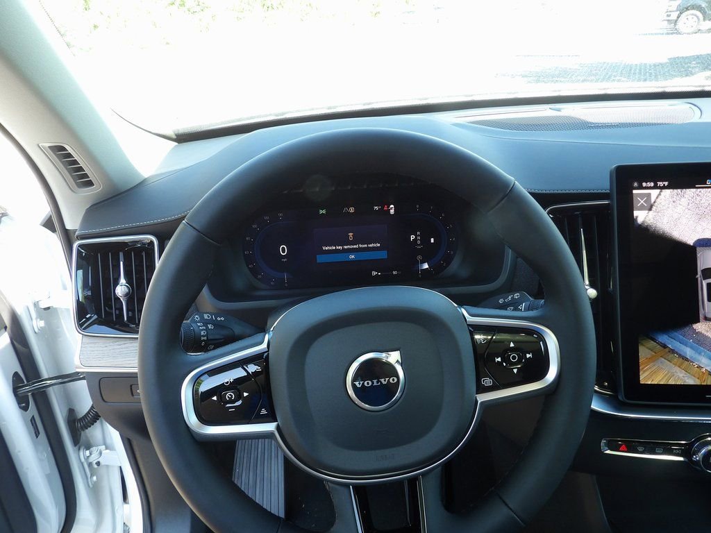 New 2025 Volvo XC90 B6 Plus w/ Protection Package Premier image 24