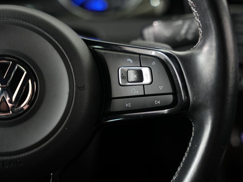Used 2015 Volkswagen Golf R 4-Door AWD/4WD image 13