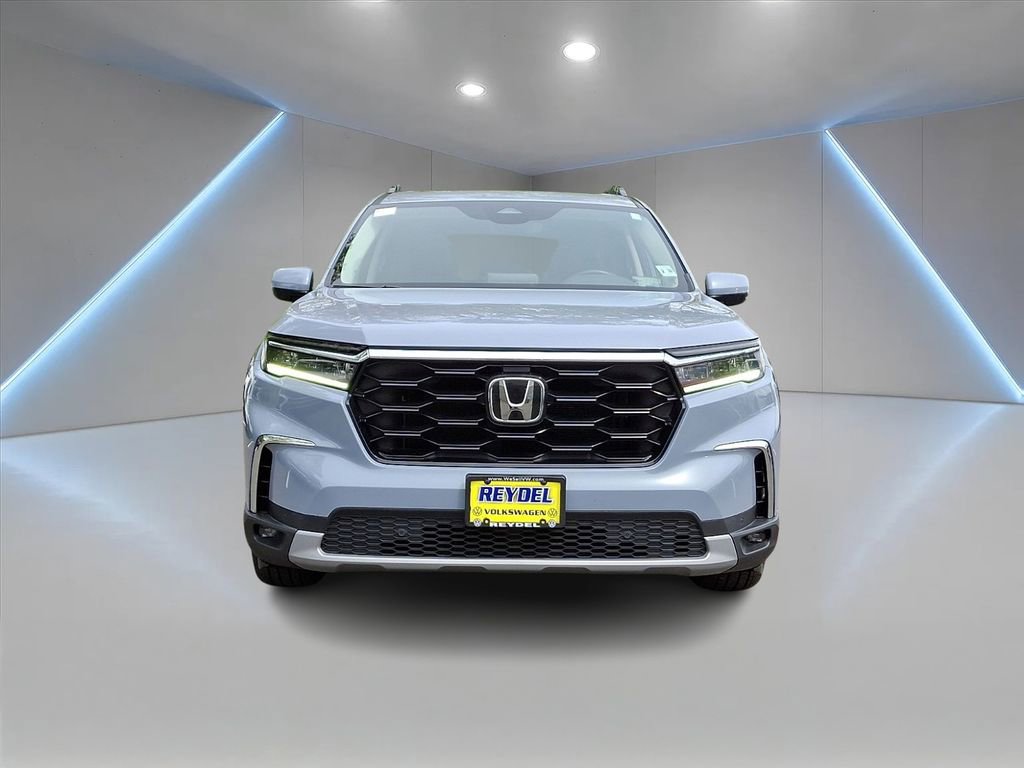 Used 2023 Honda Pilot Touring image 2