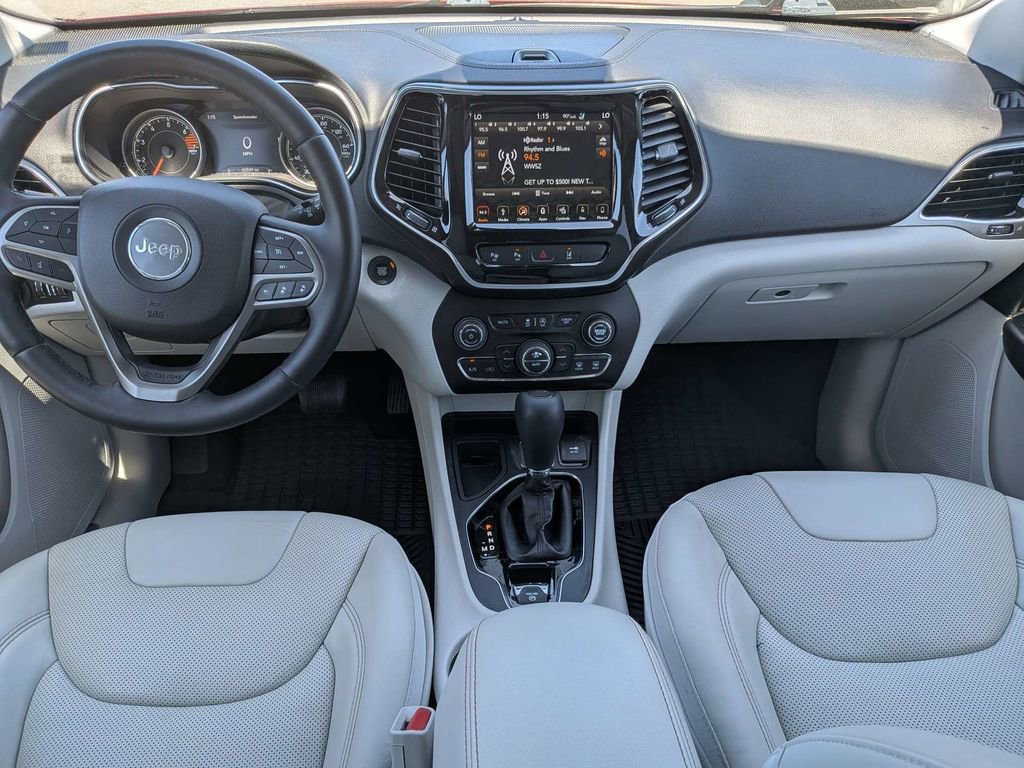 Used 2019 Nissan Kicks SR w/ Exterior Package image 14