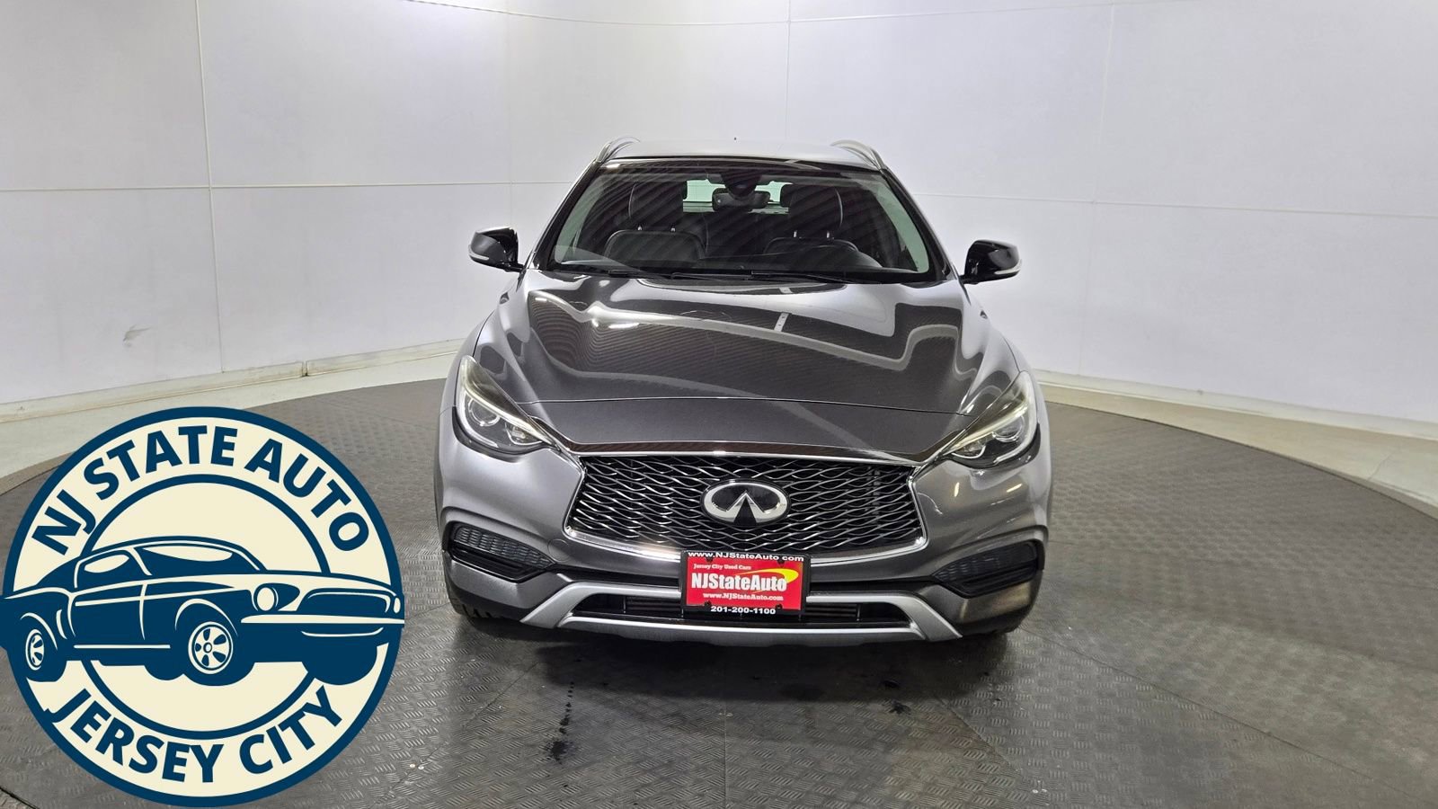 Used 2018 INFINITI QX30 AWD image 2