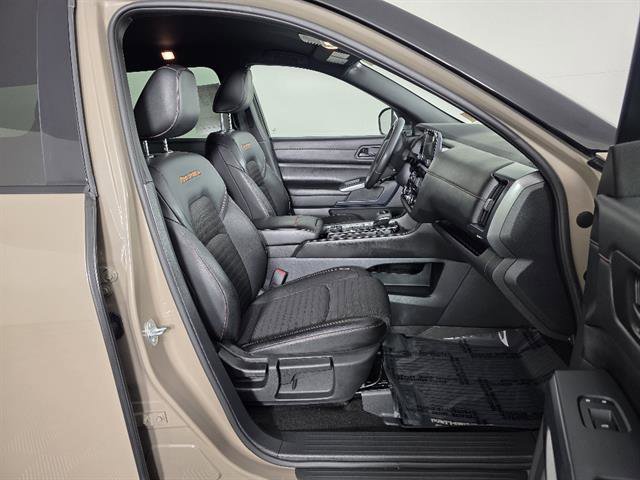Used 2025 Nissan Pathfinder Rock Creek image 14