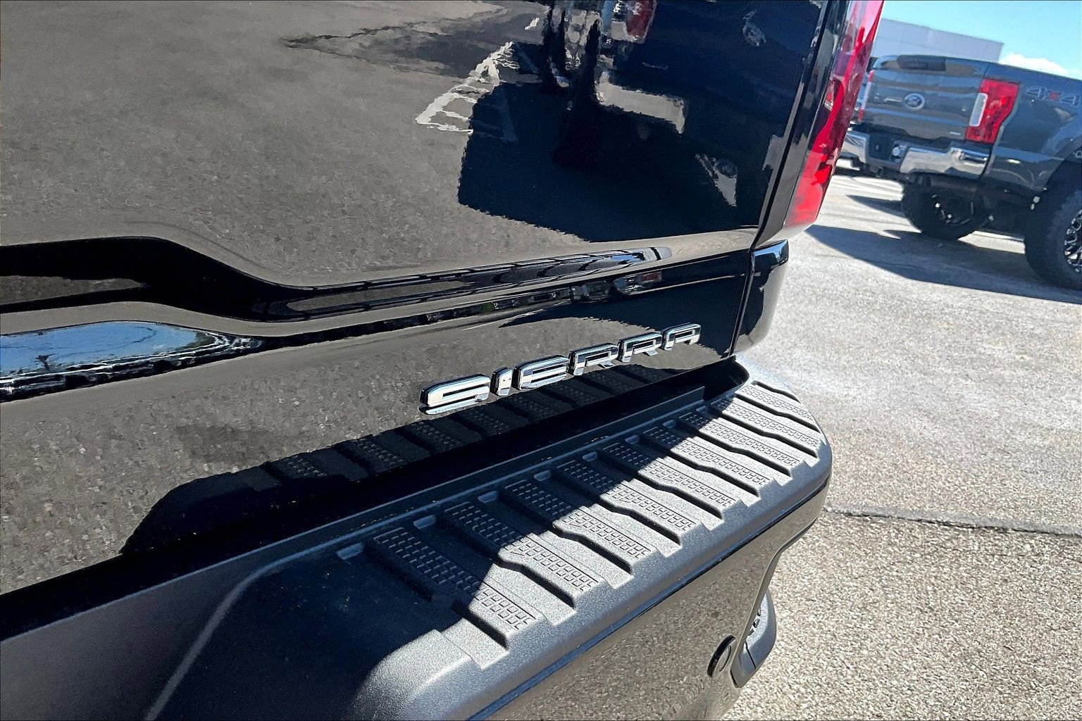 New 2026 GMC Sierra 3500 Denali Ultimate w/ LPO, Black Badging Package AWD/4WD image 8