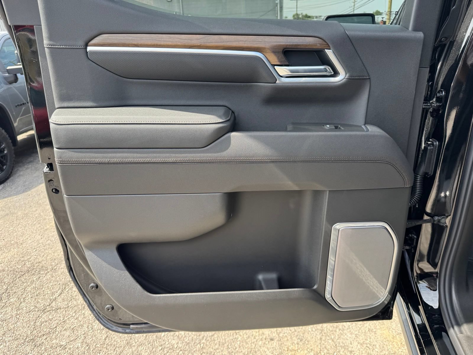 New 2026 Chevrolet Silverado 1500 High Country w/ Midnight Edition AWD/4WD image 26