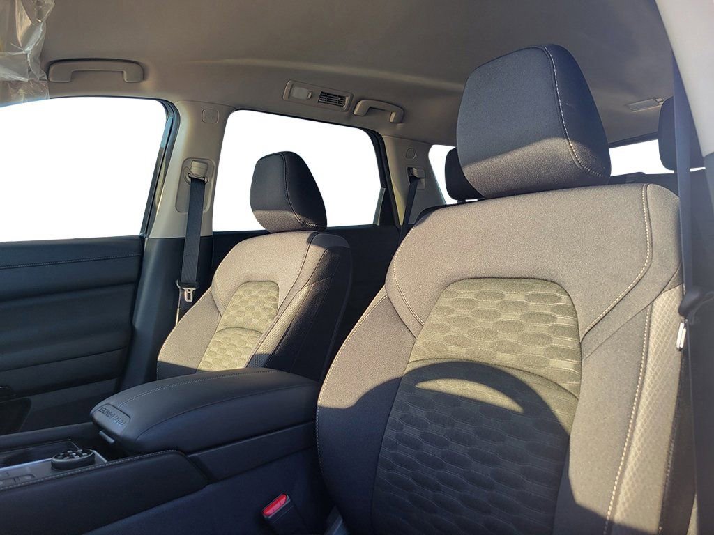 New 2025 Nissan Pathfinder SV image 16