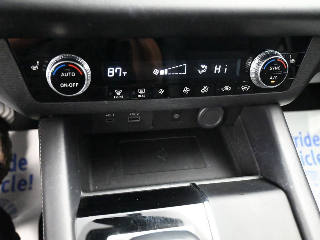 Used 2024 Mitsubishi Outlander SE image 32