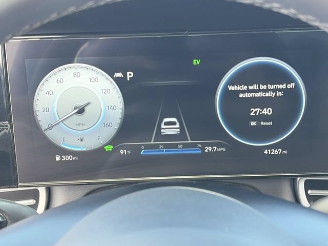 Used 2023 Hyundai Elantra Limited w/ Preferred Accessory Package FWD image 25
