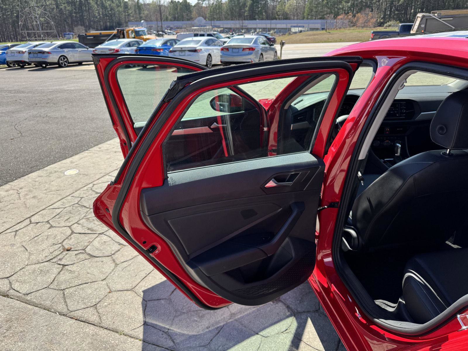 Used 2017 Volkswagen Passat 1.8T SEL Premium image 8