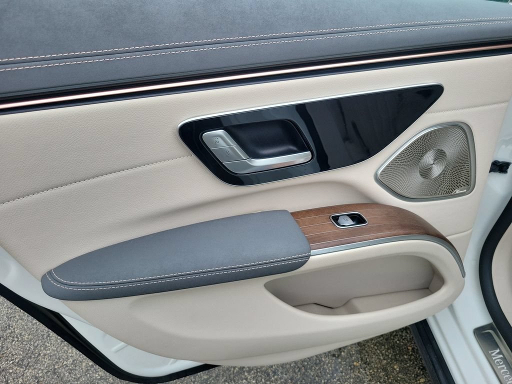 Used 2022 Mercedes-Benz EQS 450+ Sedan image 19