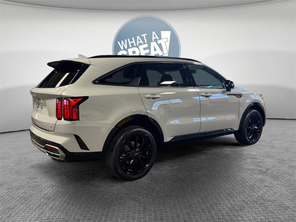 Certified 2023 Kia Sorento SX image 3