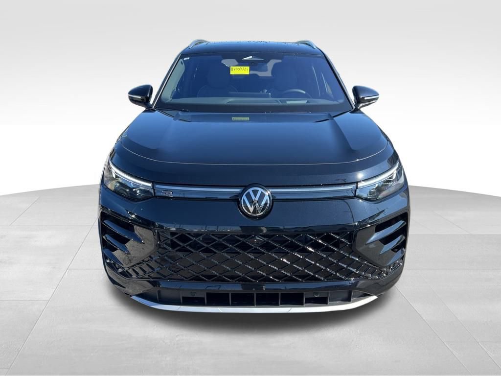 New 2026 Volkswagen Tiguan SEL R-Line image 3